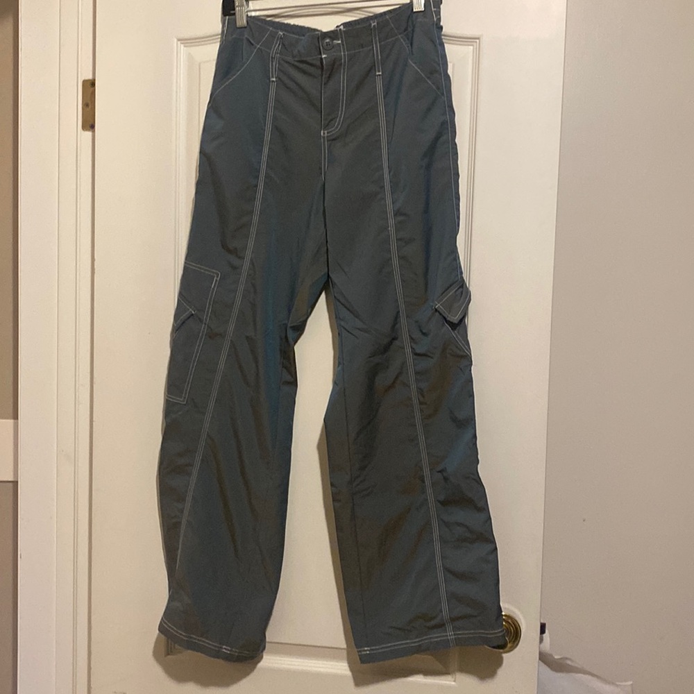 UO straight legged cargo pants